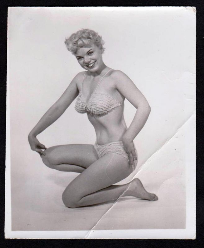 Unterwäsche Bikini lingerie Erotik nude vintage Dessous pin up Foto