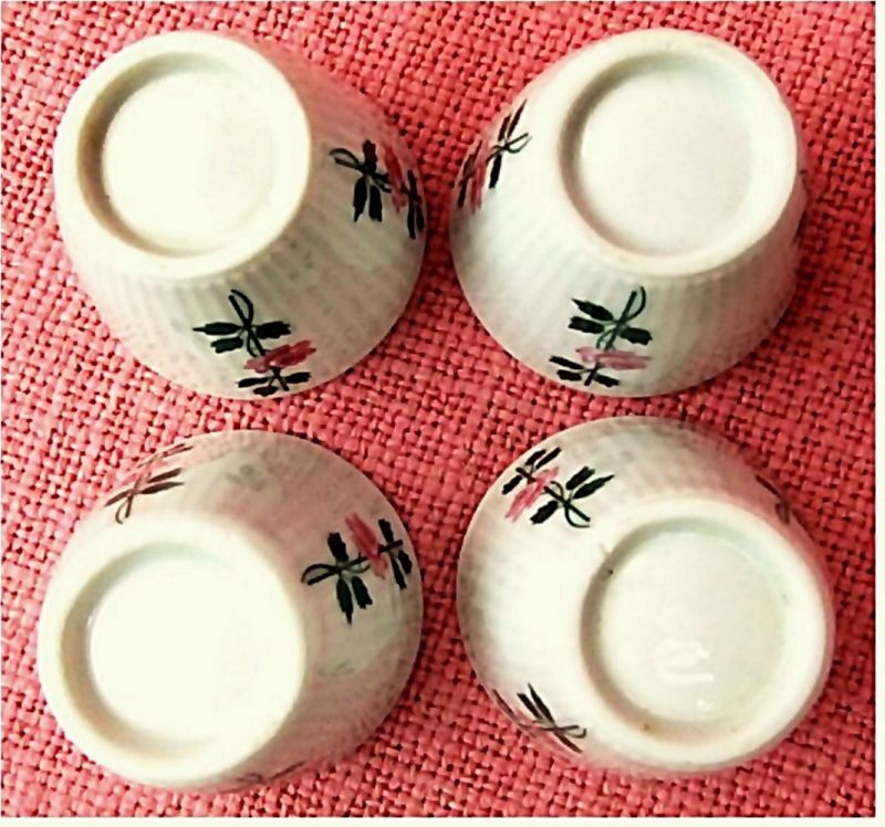 15 Schnapsbecher Stamper aus Porzellan Mit roten Rosen Motiv