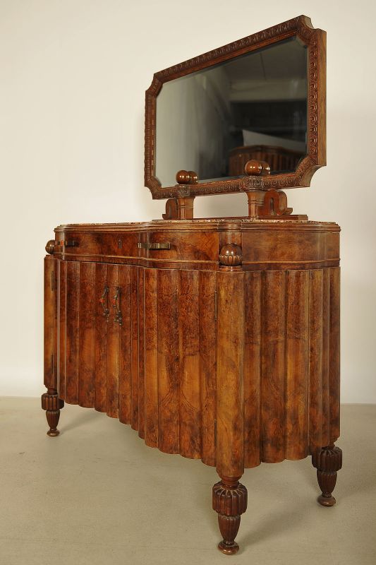 Interessantes neunteiliges Art Deco Schlafzimmer Antik Kolosseum | antik.de