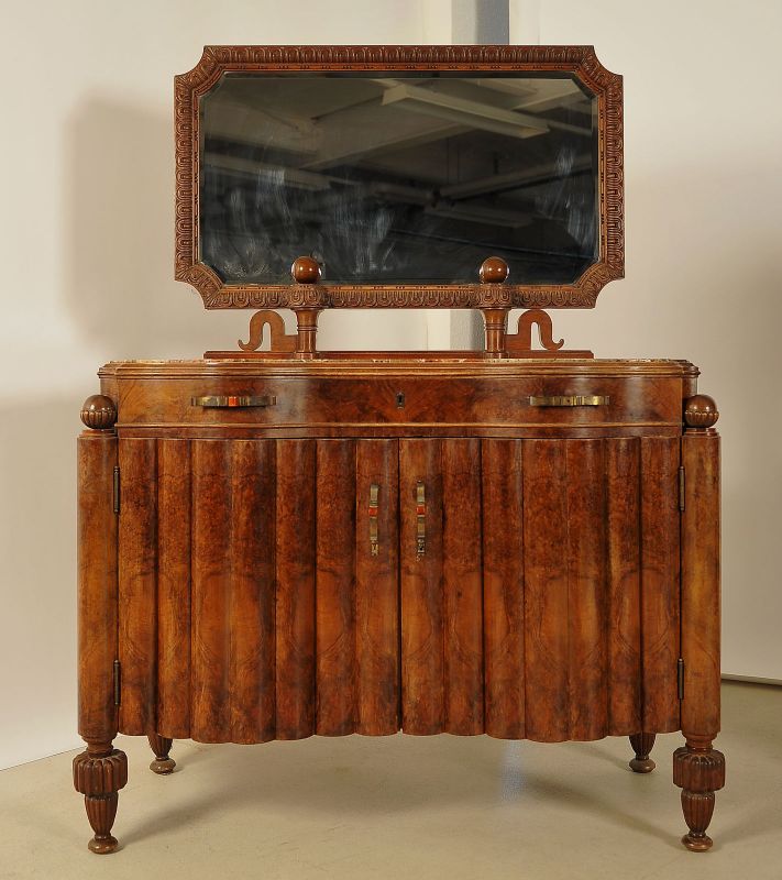 Interessantes neunteiliges Art Deco Schlafzimmer Antik Kolosseum | antik.de