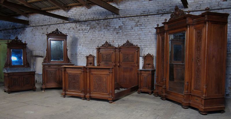 Komplettes 7-teiliges Berliner Gründerzeit Schlafzimmer Antik Kolosseum