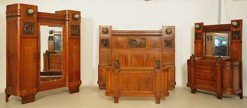 Unglaubliches Jugenstil Schlafzimmer mit Bronzeputten/platten Antik Kolosseum
