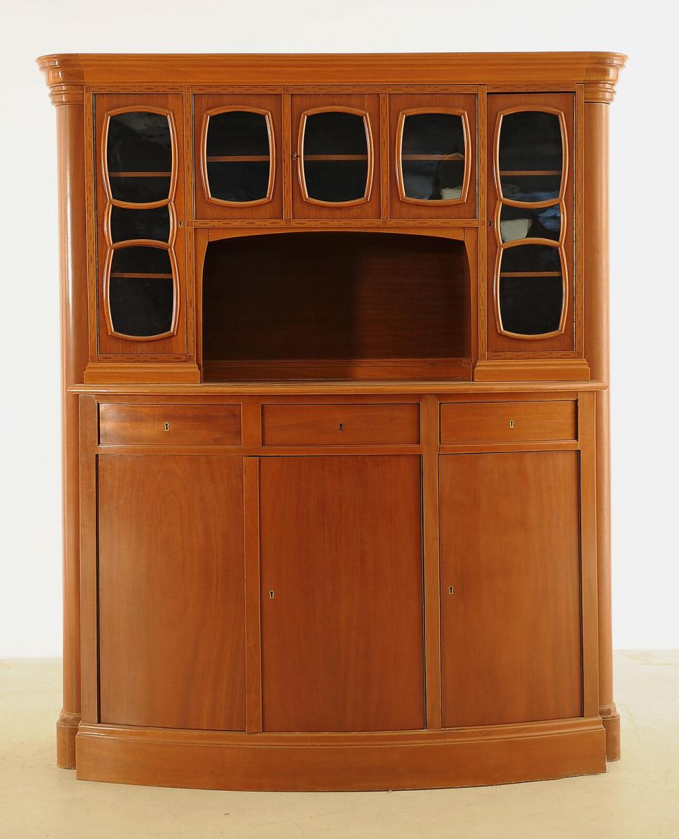 Wiener Jugendstil Buffet mit interessanter Gliederung Antik Kolosseum