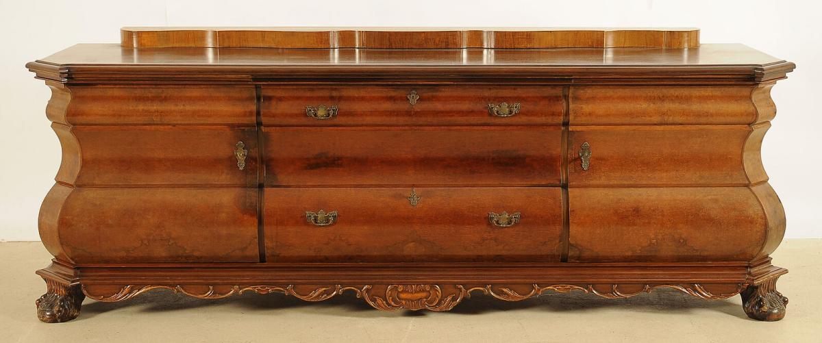 Bombiertes Nussbaum Sideboard mit Sekretärfach Antik Kolosseum