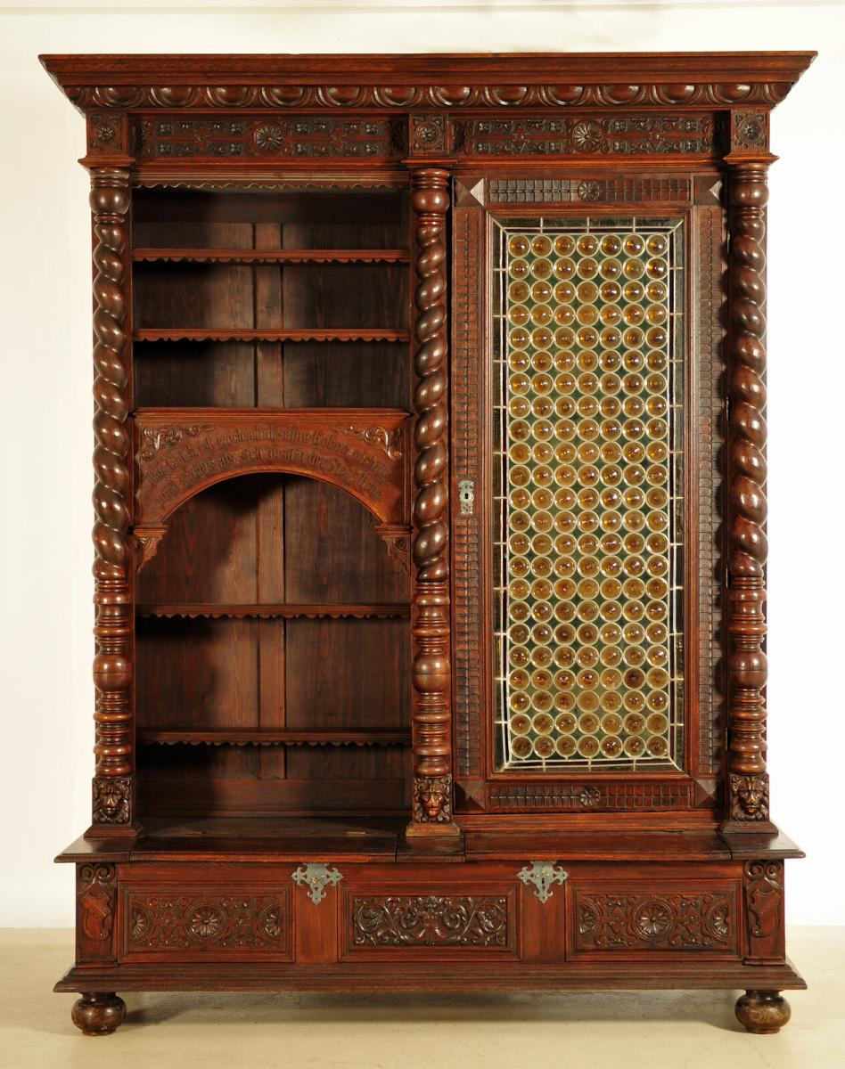 Bücherschrank aus dem Danziger Barock mit Zopfsäulen Antik Kolosseum