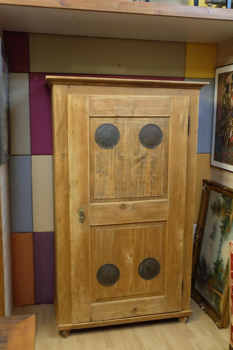 Antik - hier finden Sie besondere alte Möbel & Antiquitäten.