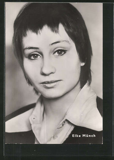 AK Schauspielerin Elke Münch mit Kurzhaarfrisur, ...