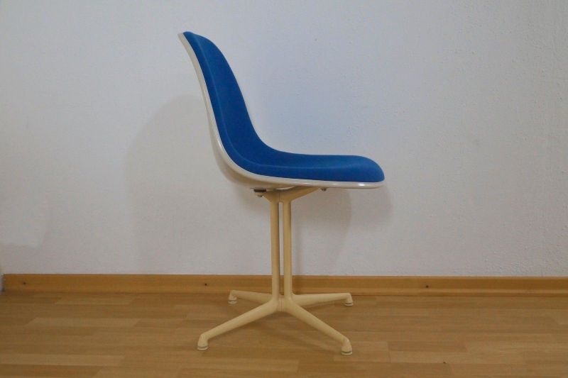 Ch. Eames LA FONDA Side Chair mit Stoff blau Herman Miller VITRA ... Ch. Eames LA FONDA Side Chair mit Stoff blau Herman Miller VITRA ...