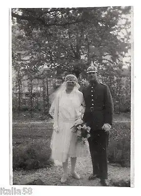 Foto Hochzeit Kriegstrauung Kriegshochzeit Soldat mit Pickelhaube 1. WK