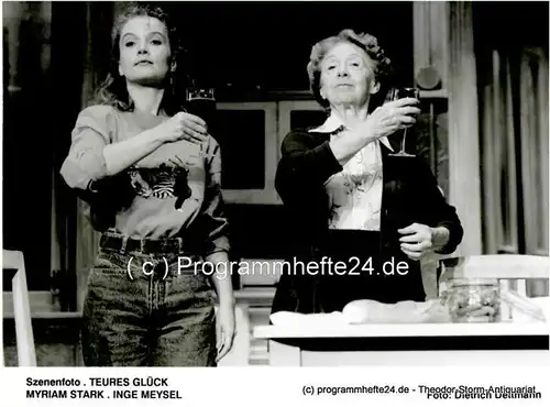 Tourneeproduktion EURO-STUDIO Leitung Joachim Landgraf: Inge Meysel - Irene Marhold - Myriam Stark in: TEURES GLÜCK ( C'etait comment deja? ) Stück von Jean Bouchaud - Szenenfotos, Pressematerial. 