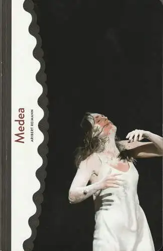 Komische Oper Berlin, Barrie Kosky, Simon Berger, Monika Rittershaus ( Probenfotos ): Programmheft Aribert Reimann MEDEA Premiere 21. Mai 2017 (18). 