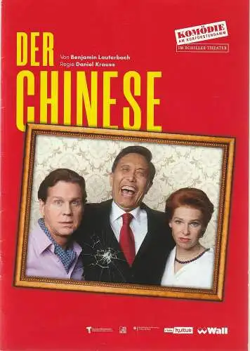 Komödie am Kurfürstendamm im Schiller Theater, Katrin Reichardt, Saskia Vernickel, Alexander Damm: Programmheft Benjamin Lauterbach DER CHINESE Premiere 30. Januar 2022 (18). 