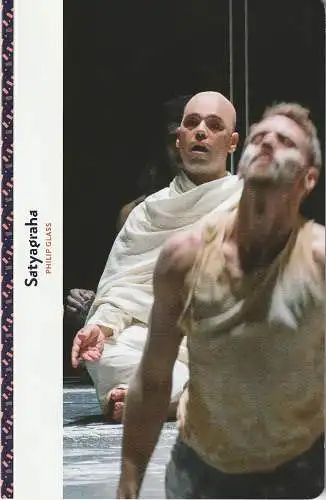Komische Oper Berlin, Barrie Kosky, Simon Berger, Pavel B. Jiracek, Monika Rittershaus: Programmheft Philip Glass SATYAGRAHA Premiere 27. Oktober 2017 Spielzeit 2017 / 18 (18). 