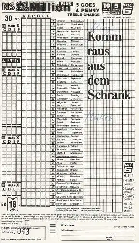 Städtebundtheater Hof, Reinhold Rötther, Andrea Hödebeck: Programmheft Komm raus aus dem Schrank Premiere 11. Dezember 1985 Spielzeit 1985 / 86. 