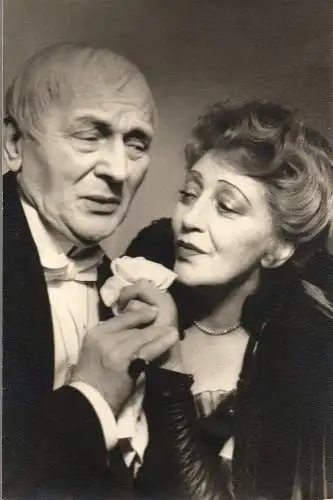 Paul Bildt: Szenenfoto Käthe Dorsch und PAUL BILDT Vom TEUFEL GEHOLT mit Widmung 1952. 