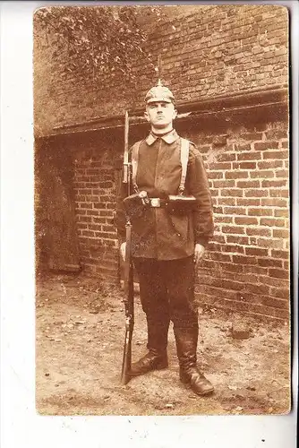 MILITÄR - Uniform, Deutsches Heer, Pickelhaube, Bajonett / Baionnette / Bayonet, Photo-AK