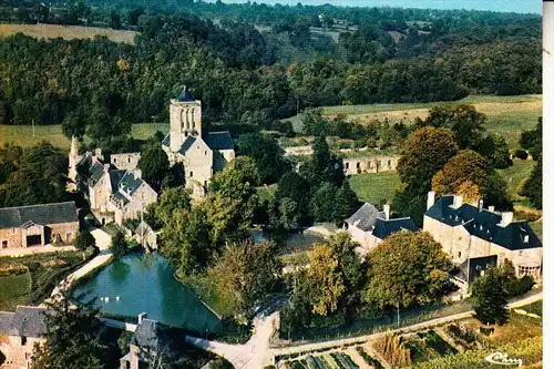 F 50320 LA LUCERNE D'OUTREMER, Abbaye de Lucerne, vue airienne, CIM-Macon