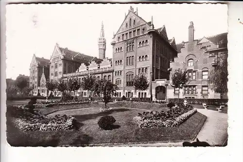 F 59000 LILLE, Le Square du Reduit et l'Hotel de Ville