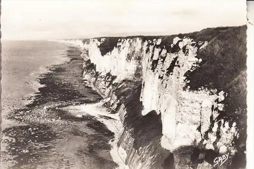F 76400 FECAMP, Vue perspective des falaises