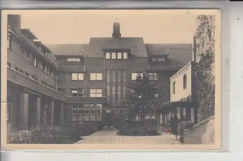 NL - NOORD-BRABANT - UDEN, St. Jansgasthuis, Binnenplein