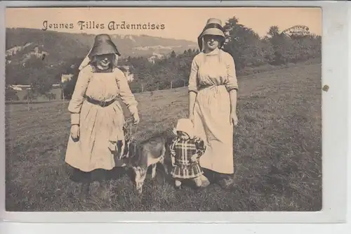 TIERE - ZIEGEN - Goats - Geiten - Chevres - 1915 Jeunes Filles Ardennaises mit Ziege