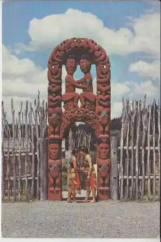 VÖLKERKUNDE - ETHNIC - MAORI MAIDENS - Whakarewarewa Roturua / New Zeeland 1965