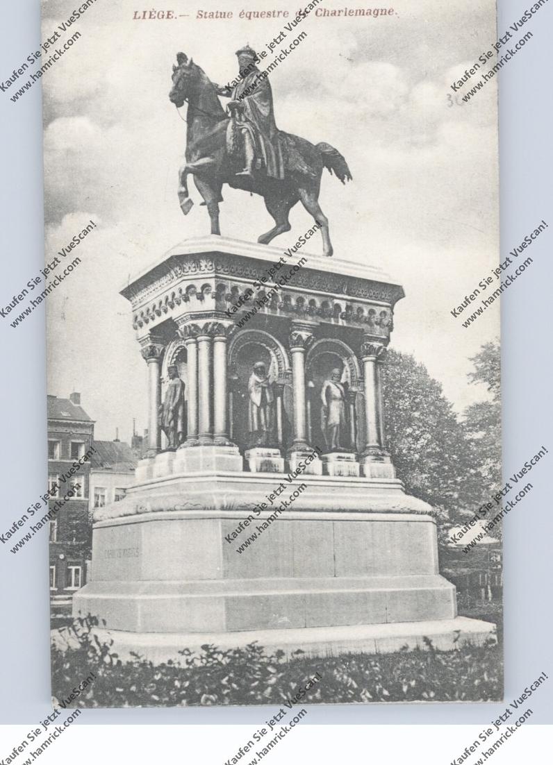 statue