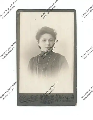 8580 BAYREUTH, Hartphoto / CDV, Porträt einer jungen Frau, Photograph G. Engelbrecht