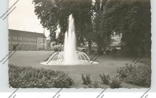 7410 REUTLINGEN, Brunnen vor dem Bahnhof