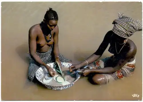 VÖLKERKUNDE / ETHNIC - SENEGAL, by the river