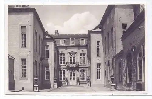 5100 AACHEN, Coeven-Museum, Blick in den Ehrenhof