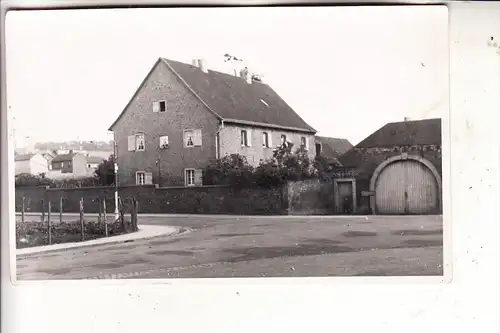 UNBEKANNT / UNKNOWN - Strassenansicht, Einzelhaus