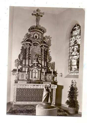 5948 SCHMALLENBERG - WESTFELD, St. Blasiuskirche, Barockaltar und Taufstein