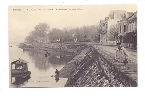 F 44000 NANTES, Les bords de la Loire devant le Restaurant de la Mere Pineau