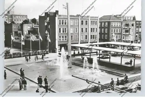 GELDERLAND - ARNHEM, Fontein gele rijders plein