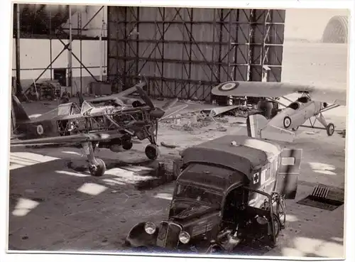 MILITÄR - Hangar RAF Royal Air Force, Photo 16 x 11,7 cm, Photograph: W.Schuster-Dublin