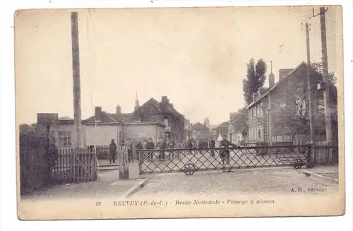 F 62660 BEUVRY, Route National, Passage de niveau, Eisenbahnübergang, Druckstelle - AF