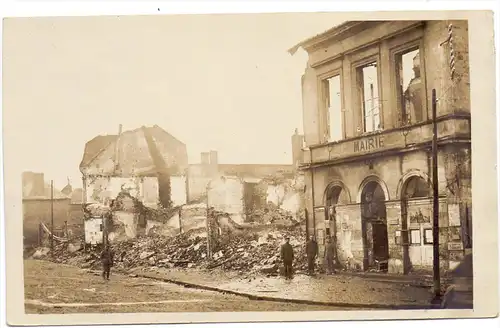 F 80190 NESLE, das Rathaus / Mairie, Photo-AK