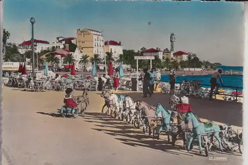 SPIELZEUG - Tretwagen / St.Raphael / F