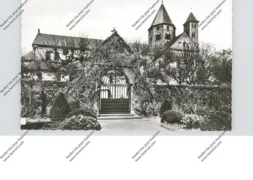 4047 DORMAGEN - KNECHTSTEDEN, Missionshaus, Blick vom Friedhof auf die Kirche