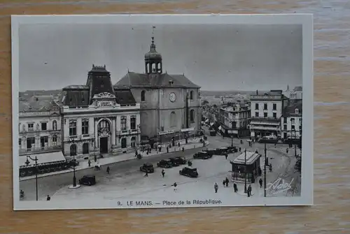 F 72000 LE MANS, Place de la Republique