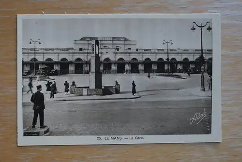 F 72000 LE MANS, La Gare, Bahnhof, Station, Polizist, police