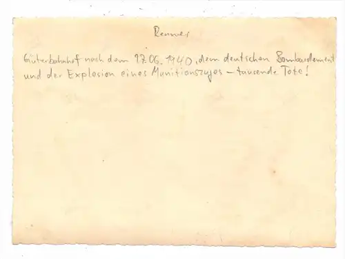 F 35000 RENNES, 2.Weltkrieg, Explosion eines Munitionszuges am Bahnhof Rennes, 5 Original-Photos, 18 x 12,5 cm