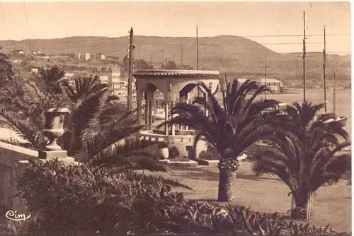 F 83150 BANDOL, Echappee sur le pont