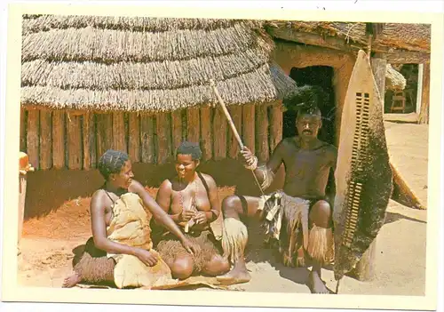 RHODESIA / SIMBABWE, Village Head with two of his Wives