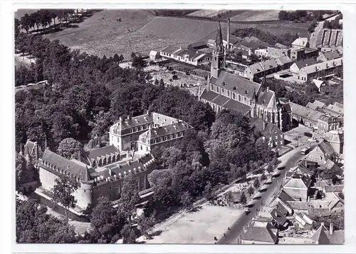 NL - NOORD BRABANT - GEMERT, Kastel met parochiekerk, Luchtopname