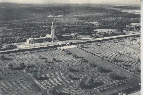 F 55100 VERDUN, Ossuaire de Douaumont, Vue airienne, CIM-Macon