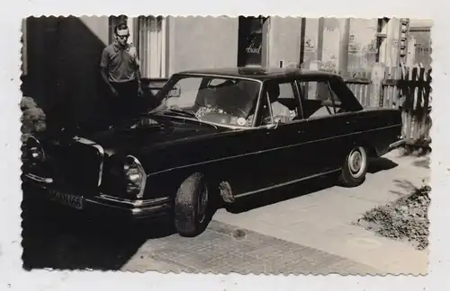 AUTOMOBIL - MERCEDES BENZ 200, Photo in AK Grösse