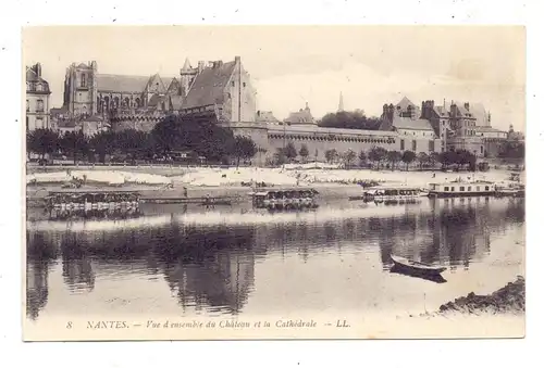 F 44000 NANTES, Vue d'ensemble du Chateau et la Cathedrale, Balneaires