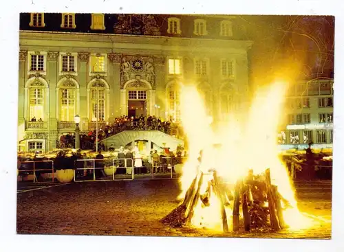 5300 BONN, Martinsfeuer vor dem Rathaus